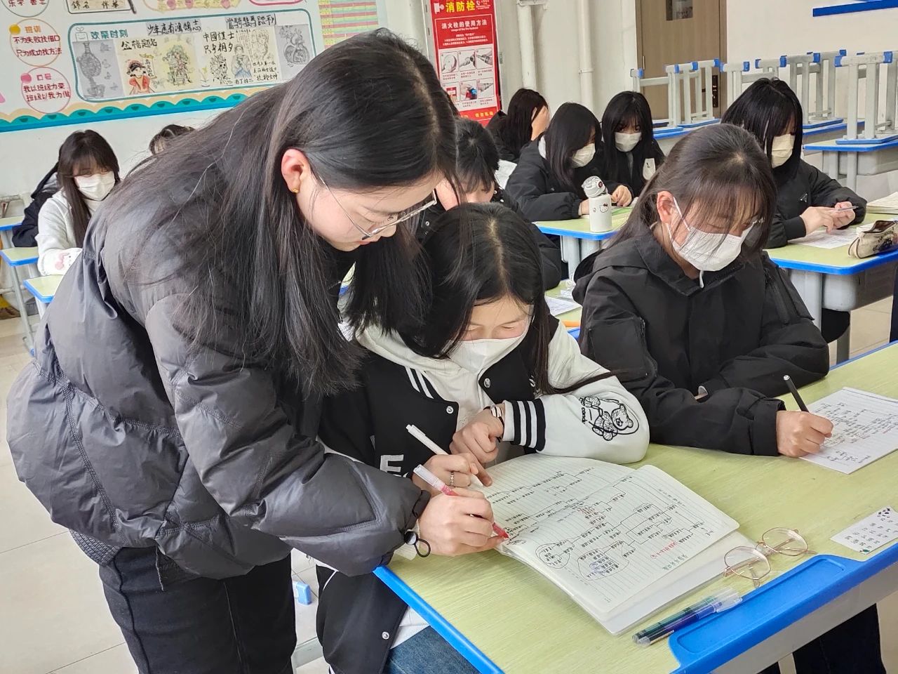 梁星君老師用愛與智慧點亮學生的求知之路