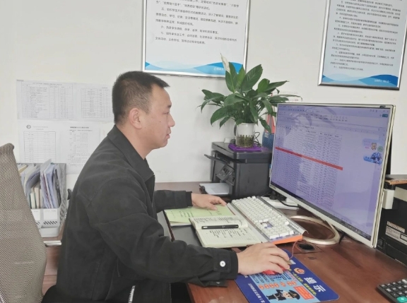 桃李不言 下自成蹊 | 優秀班主任風采萃集（7）：何佑虎