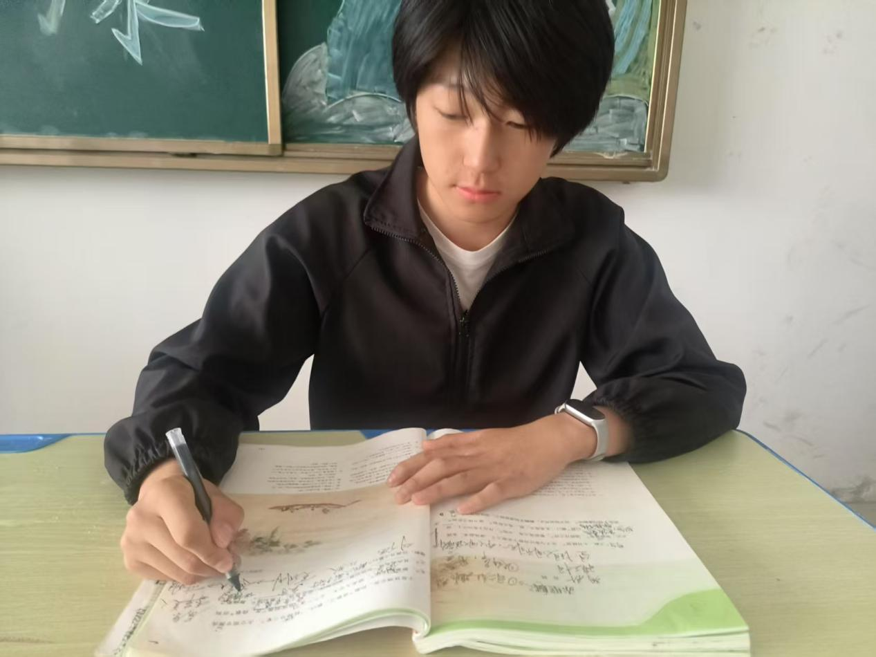 青衿之志 履踐致遠|學習之星:杜佳豪